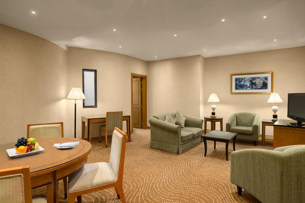 Eastyard Khobar Hotel - Formerly Ramada By Wyndham Khobar Экстерьер фото