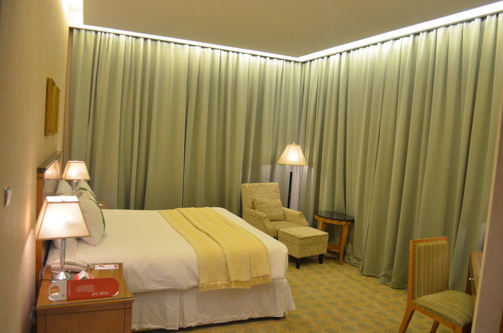 Eastyard Khobar Hotel - Formerly Ramada By Wyndham Khobar Экстерьер фото