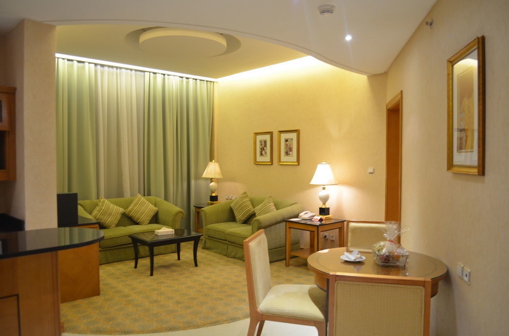 Eastyard Khobar Hotel - Formerly Ramada By Wyndham Khobar Экстерьер фото