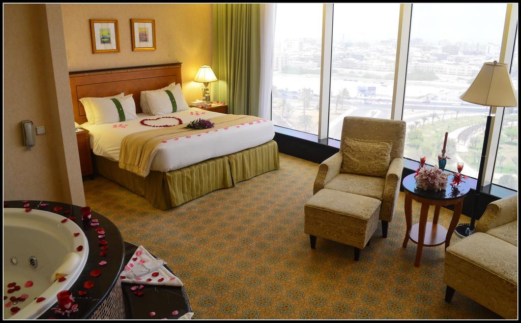 Eastyard Khobar Hotel - Formerly Ramada By Wyndham Khobar Экстерьер фото